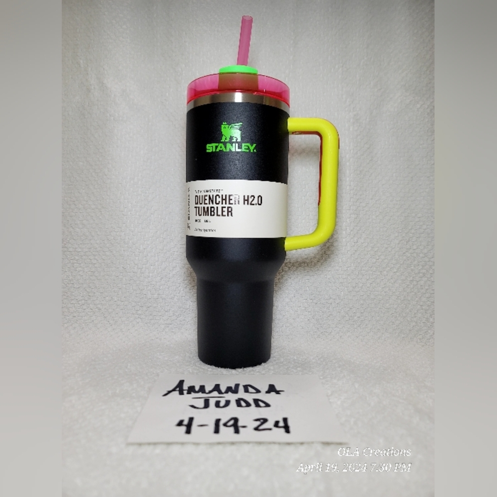 BNWT Stanley 40 oz Black Neon